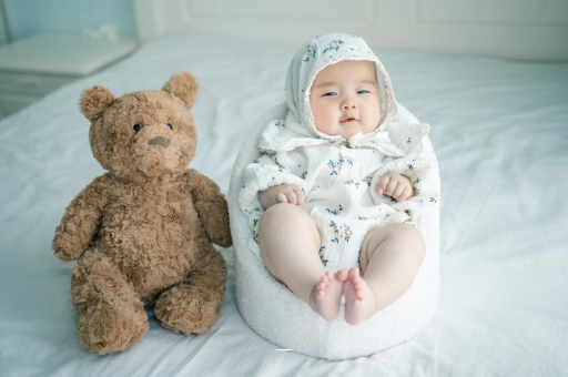 广州供卵代怀包生男孩宝宝吃不饱母乳的症状
